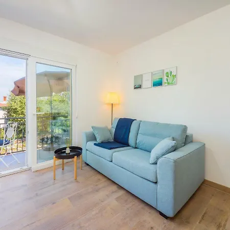 Pensionat Appartments Adriatic 4*