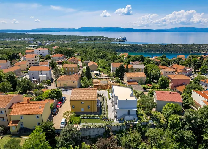 Appartments Adriatic 오미살즈