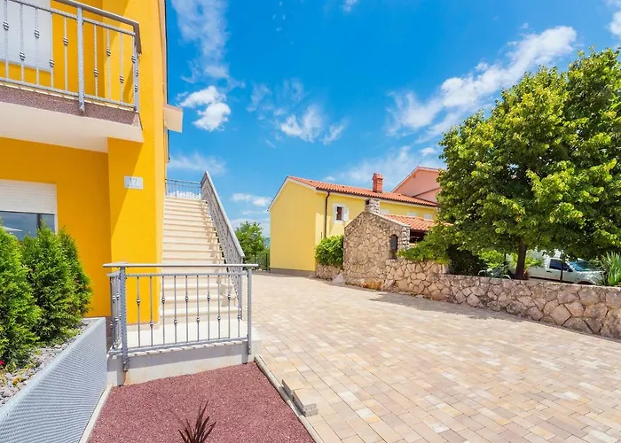 Appartments Adriatic 오미살즈