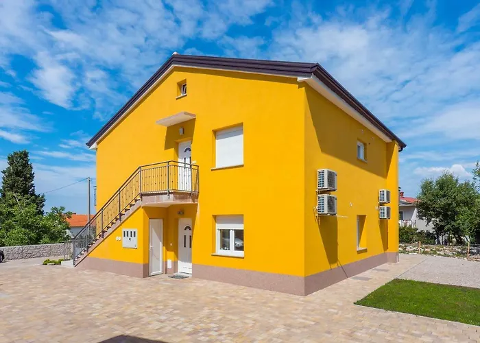 Appartments Adriatic 오미살즈