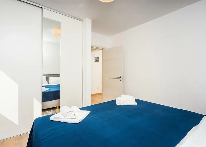 Appartments Adriatic 오미살즈